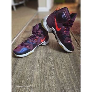 Nike LeBron 13 Mulberry 807219-500 Basketball Shoes Sneaker Authentic Men Size 9